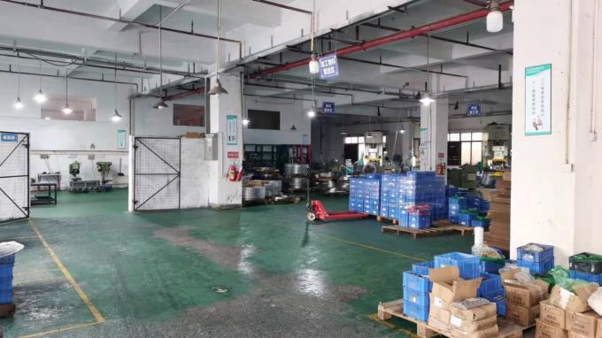 72dB 騒音レベル 5 紙 A4 ストライプカット紙 家庭用オフィススクールバンクのためのシラッダー S606B 10